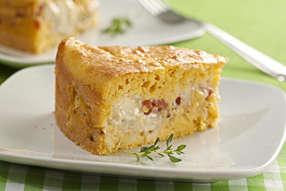 Torta de requeijão com massa de milho