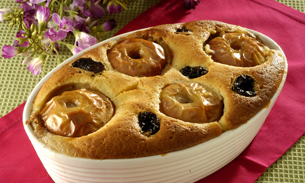 Torta dourada de maçã