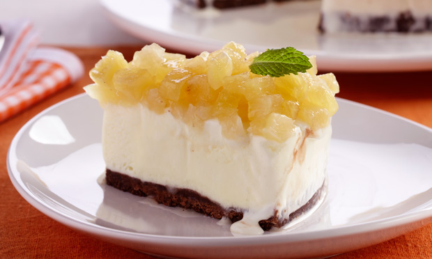 Torta gelada de abacaxi e cookies
