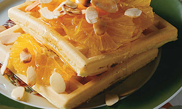 Waffle com calda de laranja