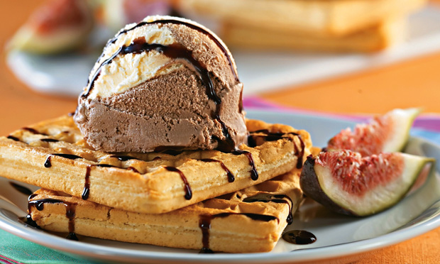 Waffle com Sorvete e Figo