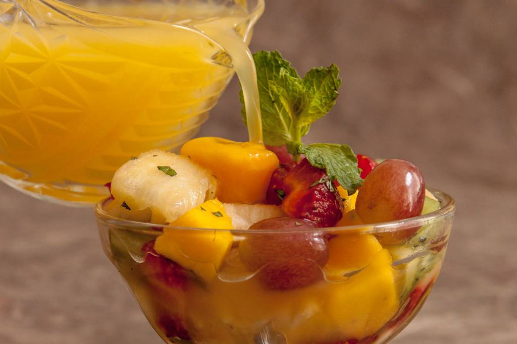 Salada de frutas refrescante