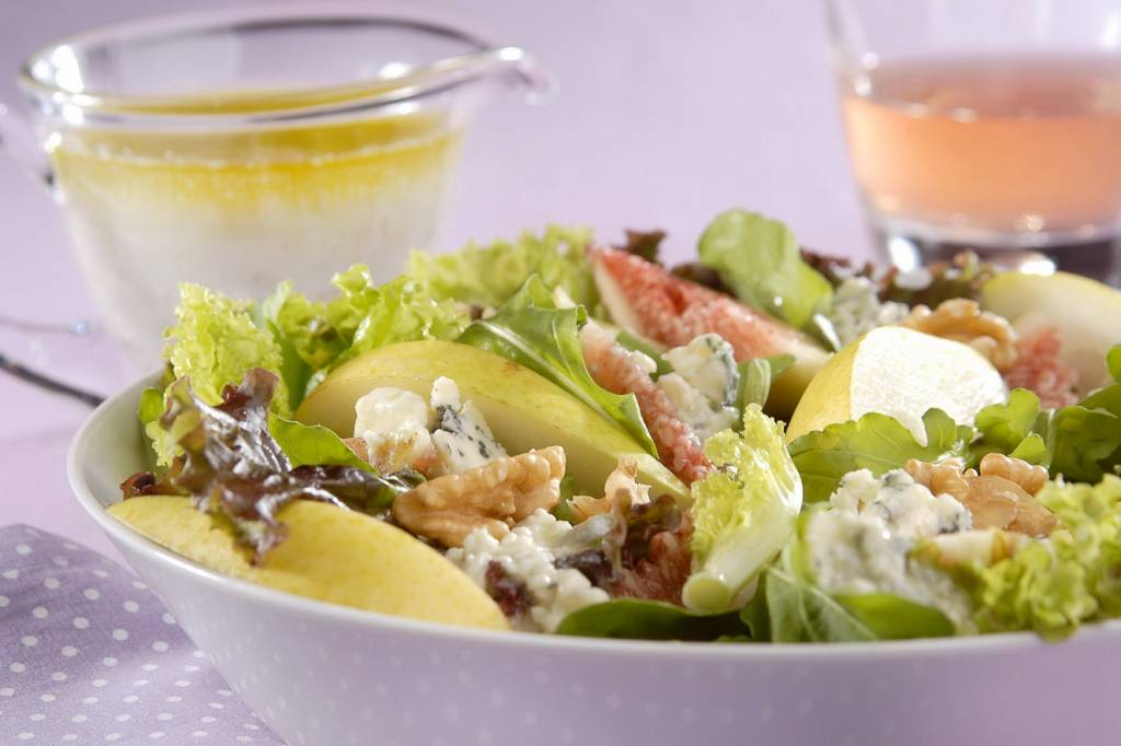 Salada mediterrânea de gorgonzola