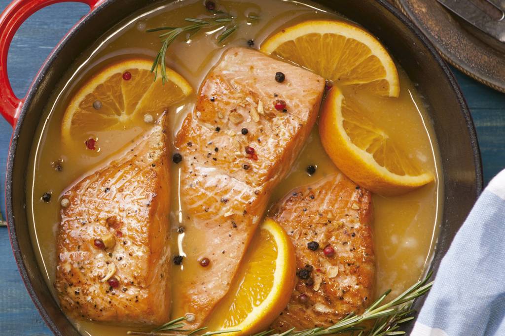 Salmão ao molho de laranja