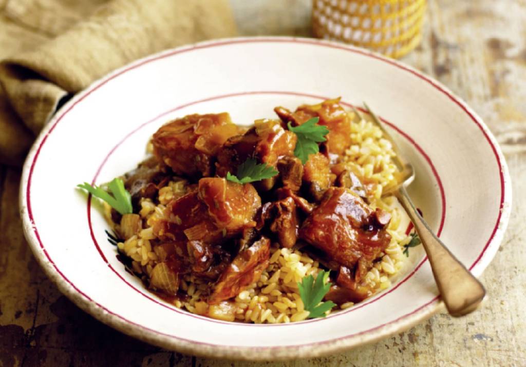 Goulash de seitan e cogumelos