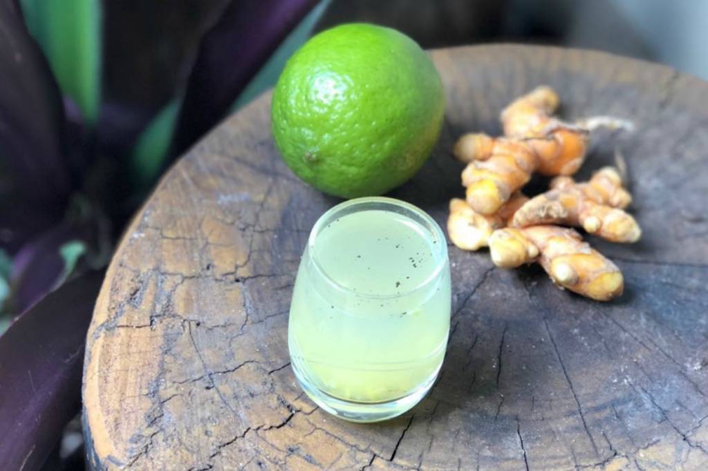 Shot de limão com cúrcuma