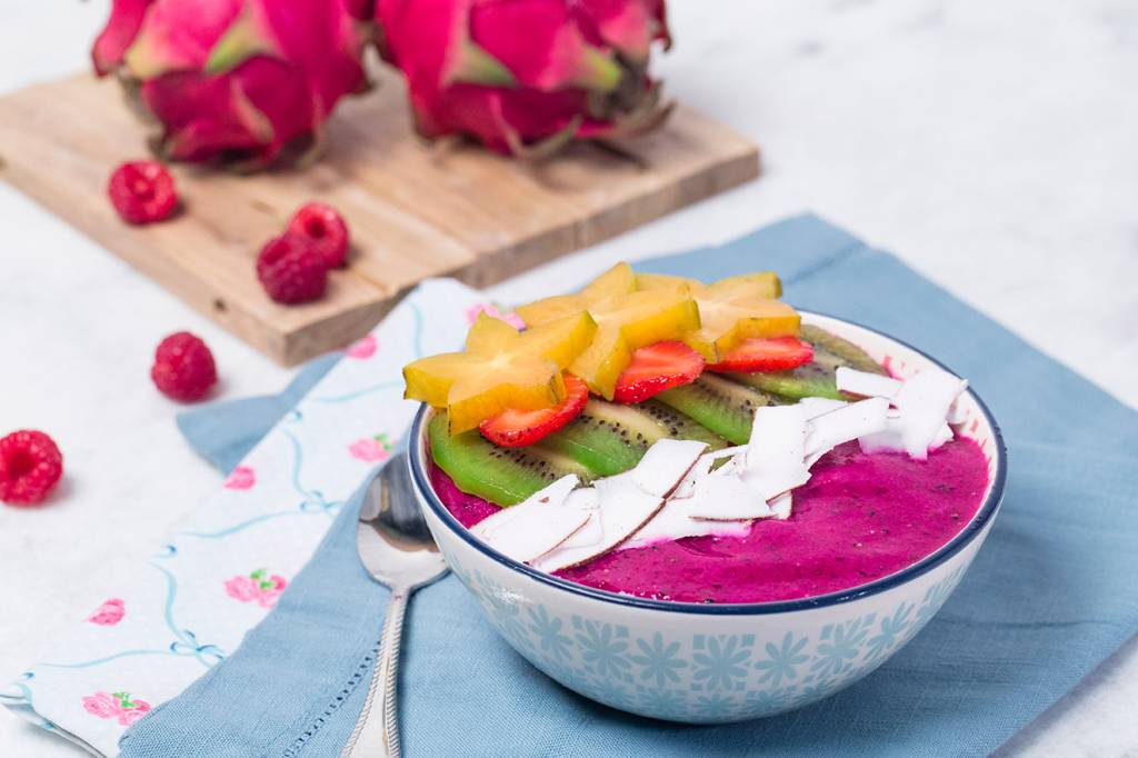Smoothie de pitaya, beterraba e chia