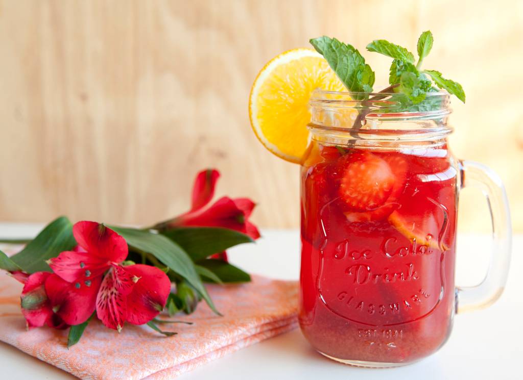 Suchá de hibisco com laranja