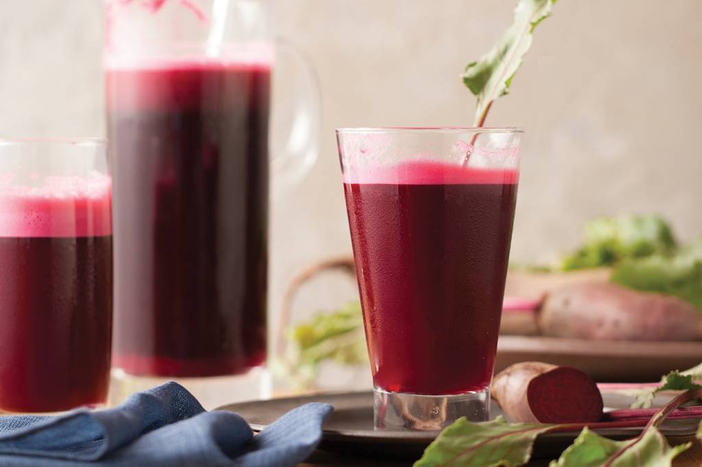 Suco de beterraba, abacaxi, melancia e limão