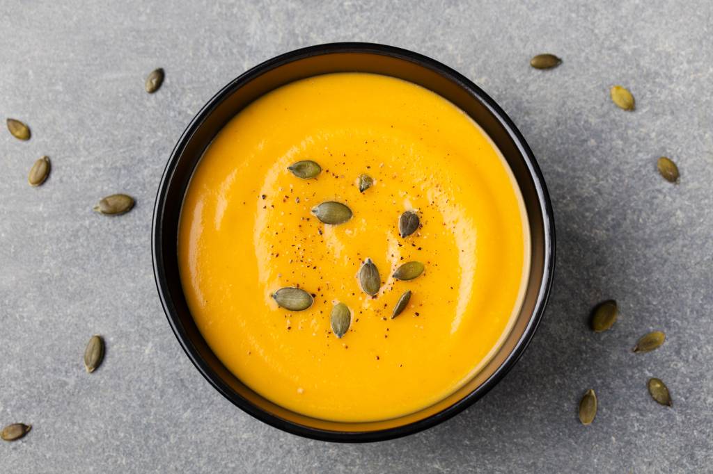 Sopa de abóbora com gengibre