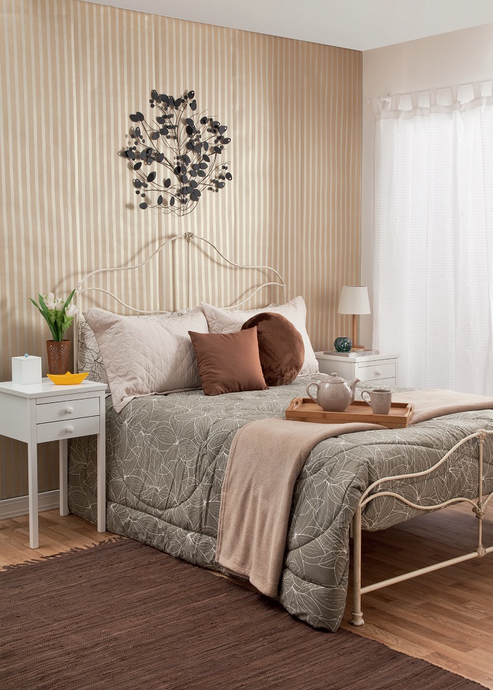 um-quarto-de-casal-e-quatro-decorac3a7c3b5es-natural