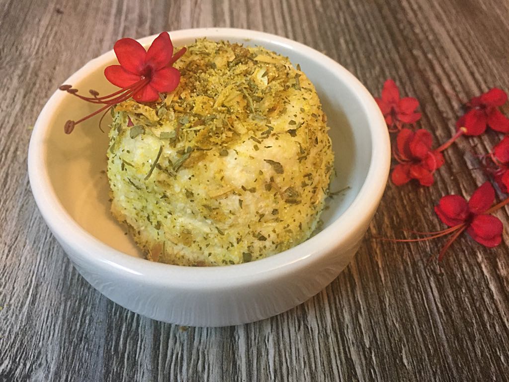 Ricota de amêndoas com ervas finas