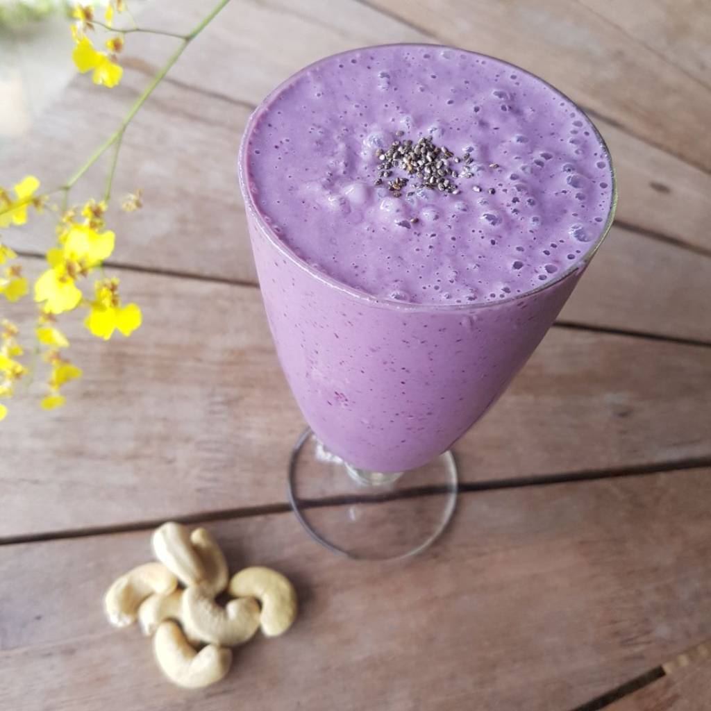 Vitamina low carb de amora