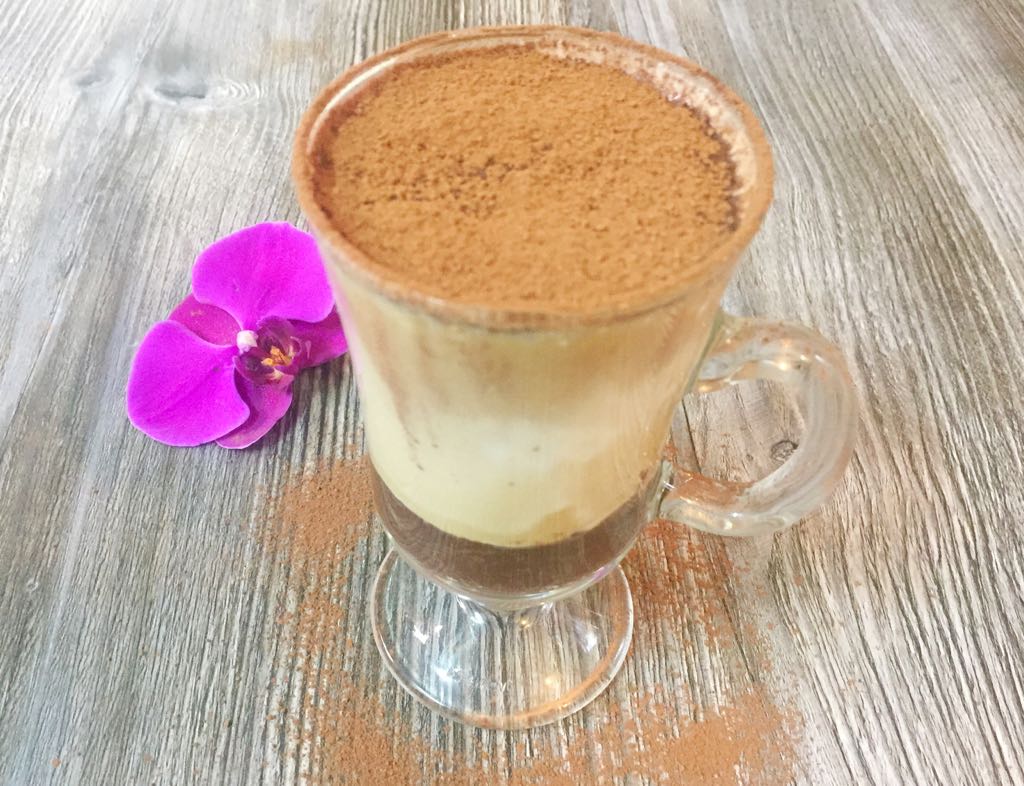 Mochaccino de leite de amêndoa