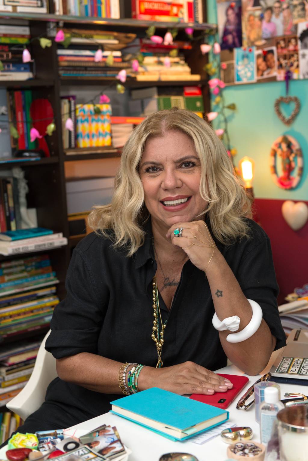 Astrid Fontenelle indica três livros para espairecer na quarentena