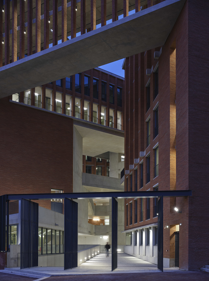 Escola de Economia de Toulouse Escola de Economia de Toulouse