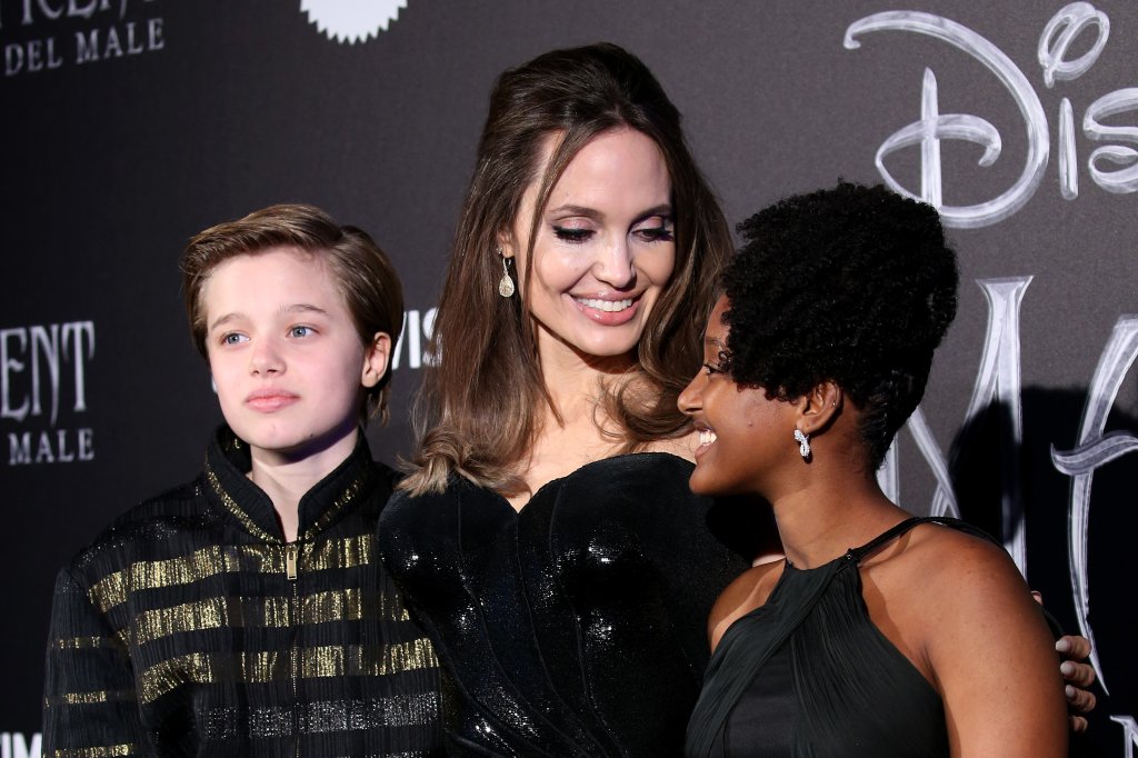 Angelina Jolie com os filhos Shiloh e Zahara
