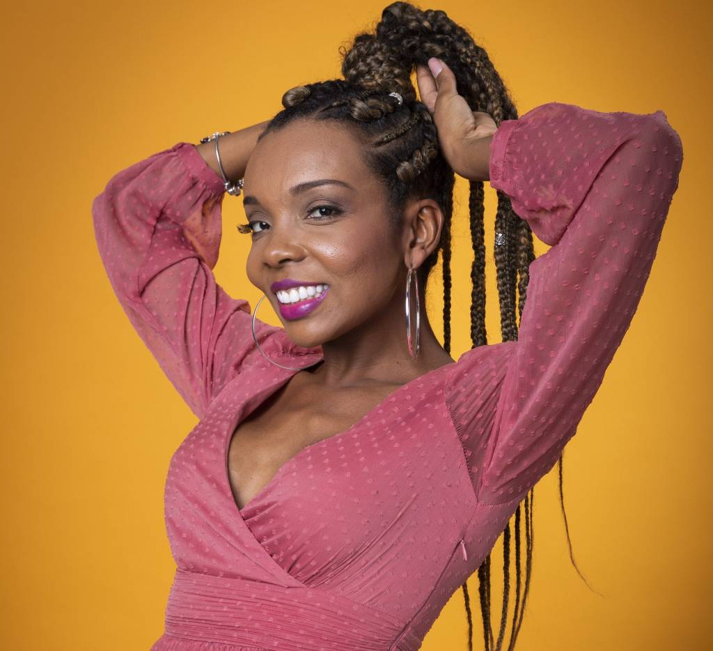 Thelma participa de campanha de combate à fake news