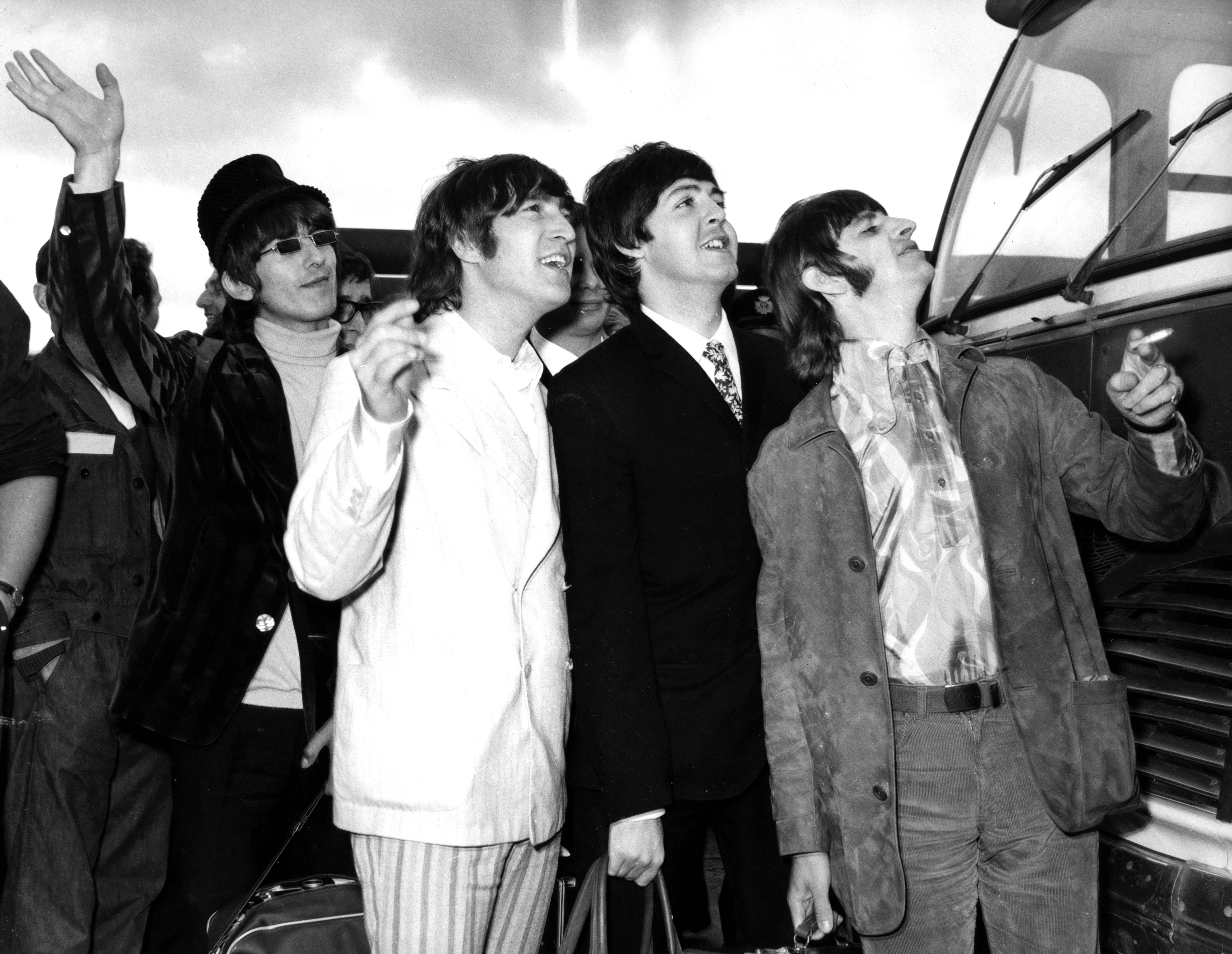 A Rádio Rock - Há 48 anos (em 70) Paul McCartney deu uma entrevista e  anunciou oficialmente o fim dos Beatles. #RockAndRoll