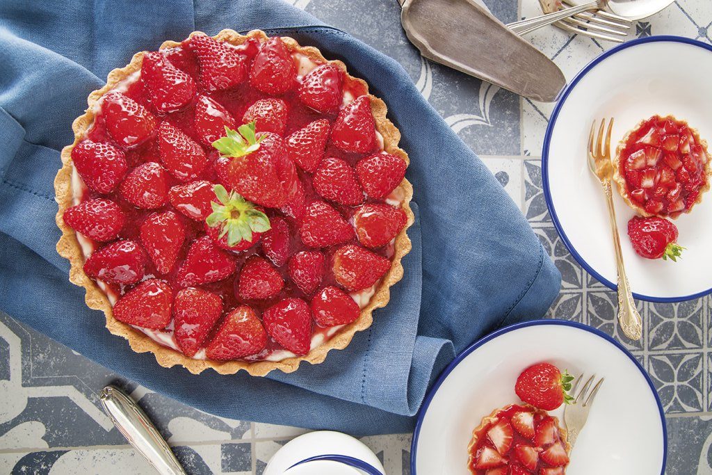 Torta de morango com calda brilhante