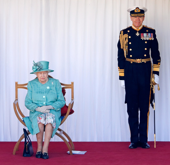 A rainha Elizabeth II durante a cerimônia de seu aniversário oficial em 13 de junho