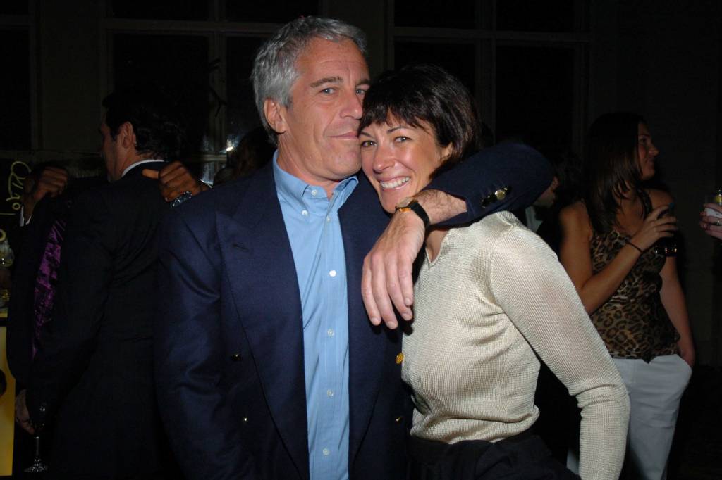 Ex-namorada de Jeffrey Epstein é presa em Nova York