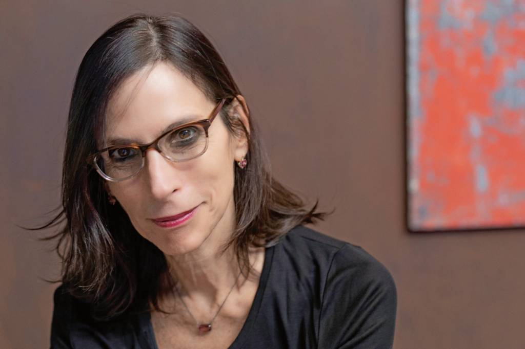 Lilia Moritz Schwarcz reflete sobre as perspectivas do Brasil pós-pandemia