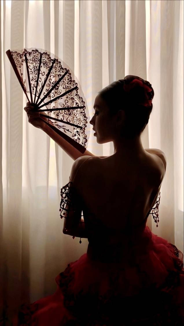 Bruna Gaglianone como "Kitri" ou Quitéria, que é um dos papéis técnicos mais exigentes para bailarina Bruna Gaglianone como "Kitri" ou Quitéria, que é um dos papéis técnicos mais exigentes para bailarina