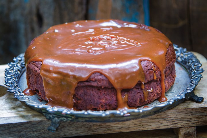 Hoje é o Dia do Cacau. Que tal comemorar a data com um dos maravilhosos  bolos da Vó Alzira? Fica a nossa dica: Bolo de chocolate tradicional com