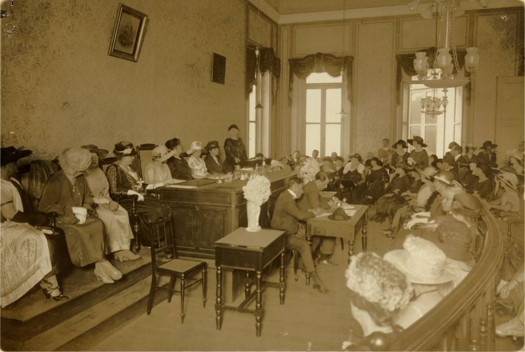 Congresso_da_Federação_Brasileira_pelo_Progresso_Feminino,_1922 Congresso_da_Federação_Brasileira_pelo_Progresso_Feminino,_1922