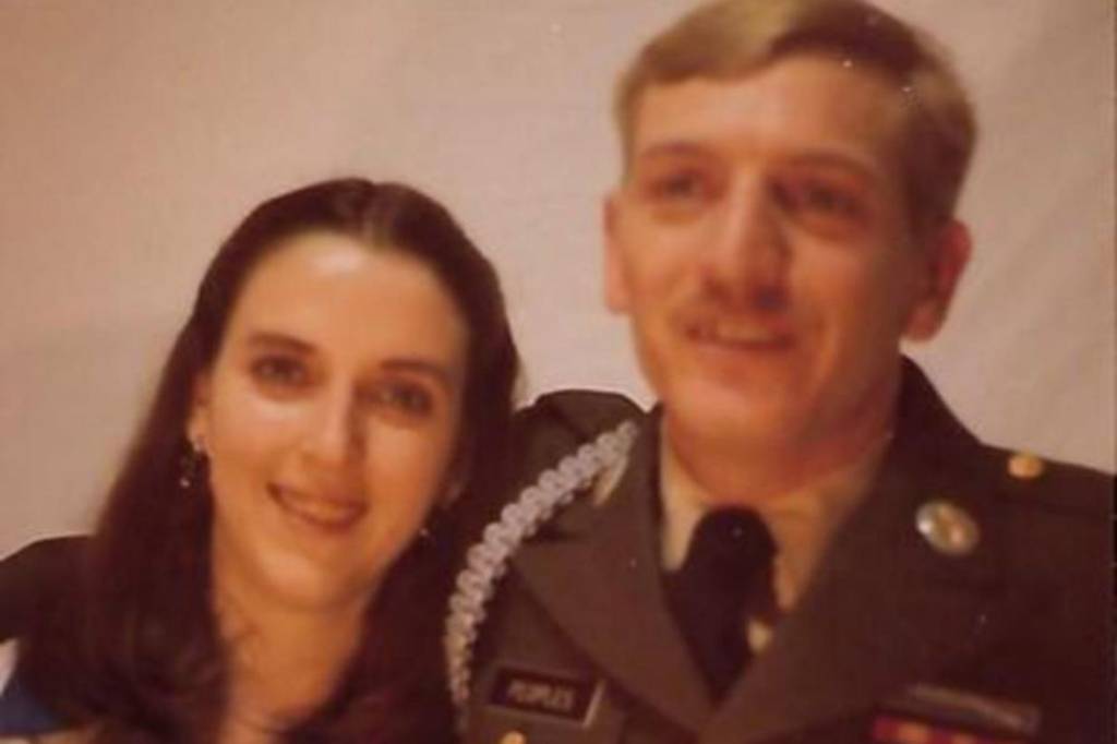 Com Covid-19, casal morre de mãos dadas na UTI com 4 minutos de diferença