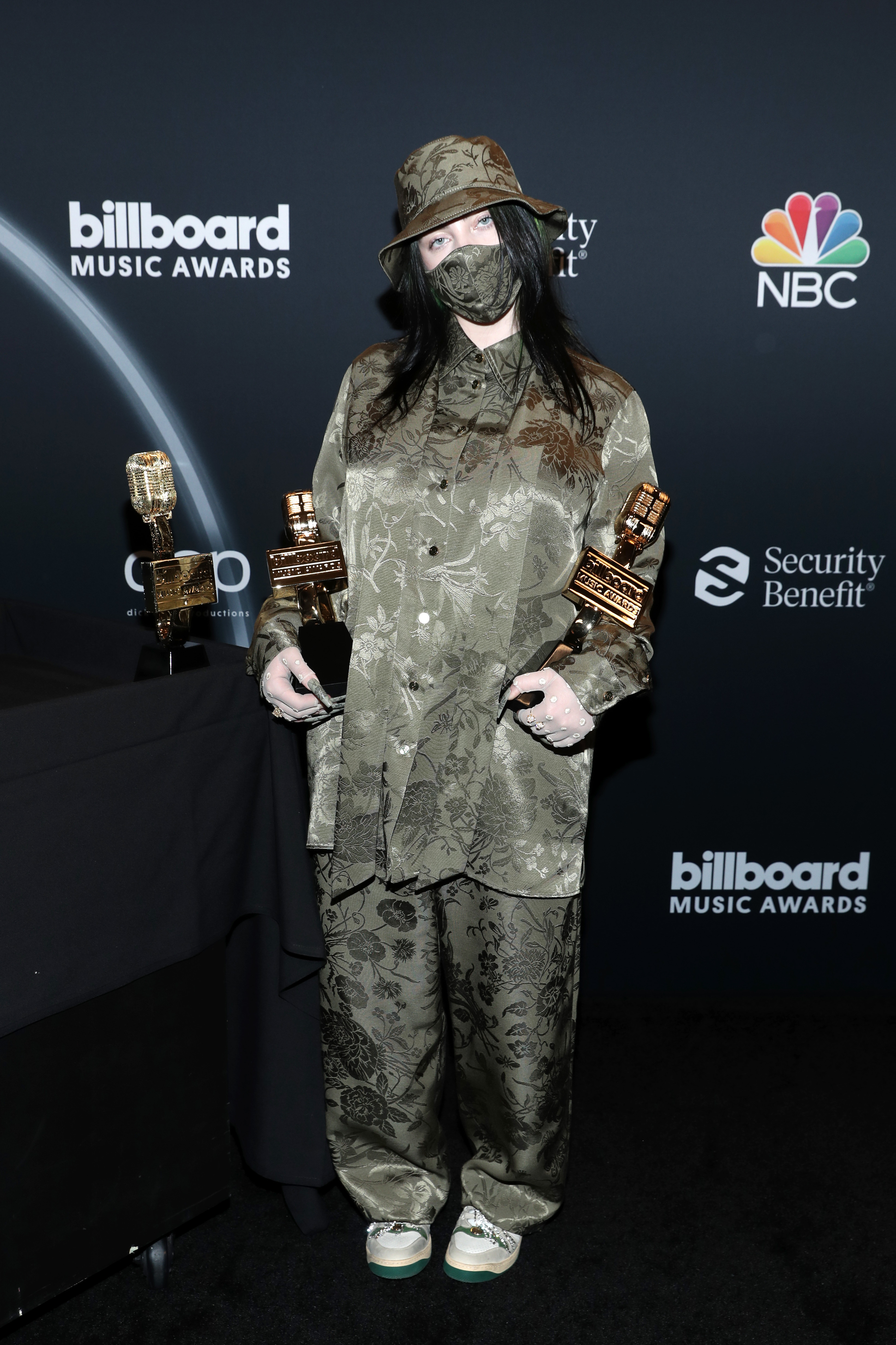 De Cher A Lizzo Os Looks Destaques Do Billboard Music Awards 2020 Claudia