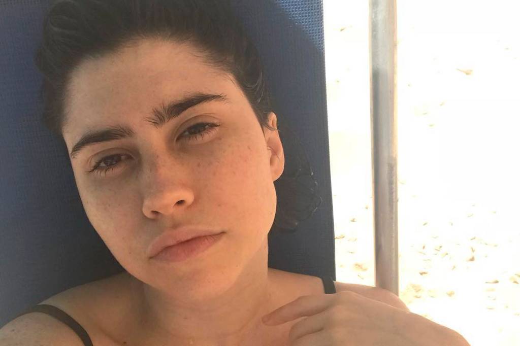 Atriz global sofre ataque lesbofóbico e anuncia: “vou processar”