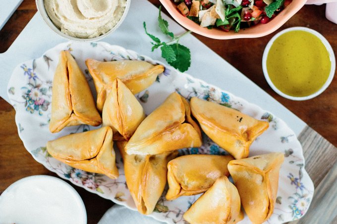 9 receitas de esfihas e outras delícias árabes para fazer em casa