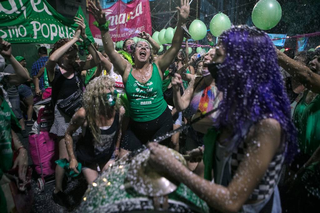 Argentina legaliza o direito ao aborto voluntário