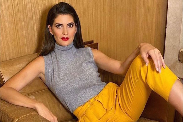 Inspire-se em looks das famosas com as cores tendência para 2021