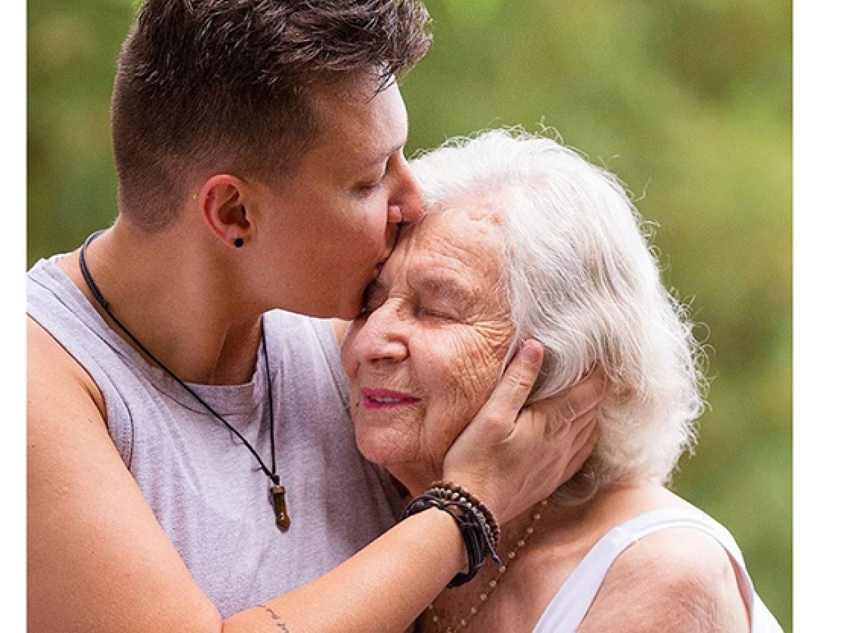 Vovó fofolete deu uma missão à família ao viver... | CLAUDIA