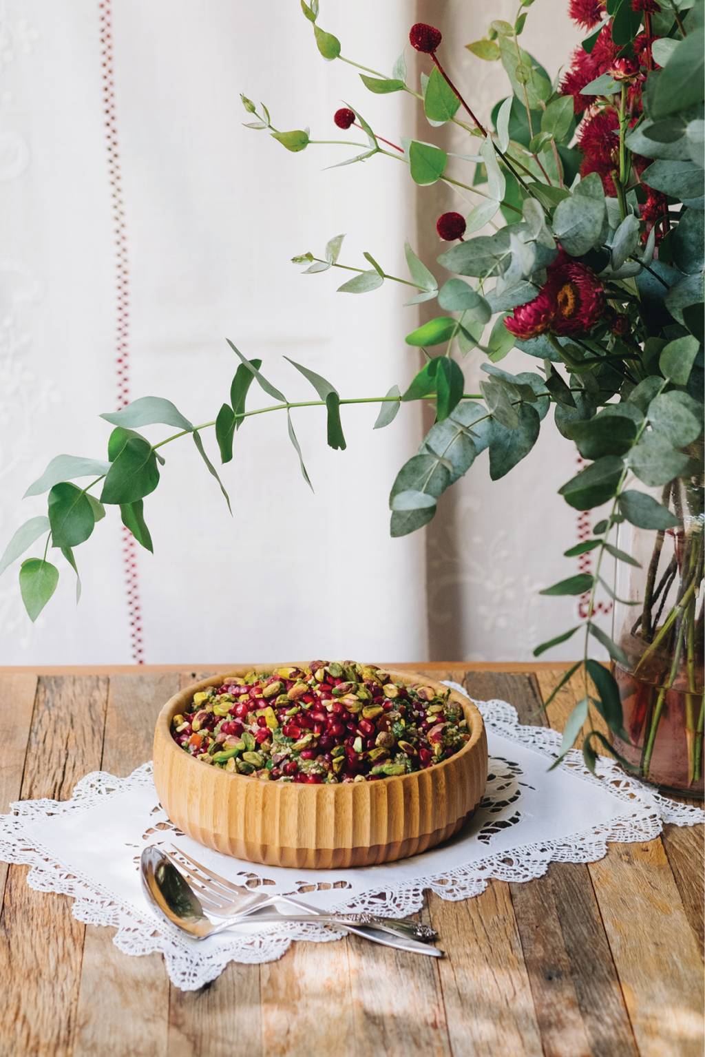 Receber Giovanna Cury – Receitas libanesas Tabule de painço com zaatar e romã