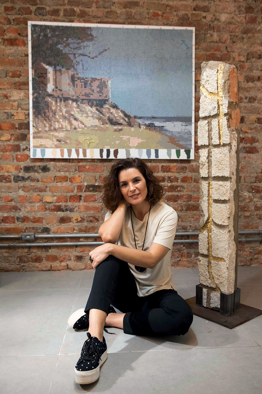 A artista Jeane Terra impede o apagamento da memória em suas obras