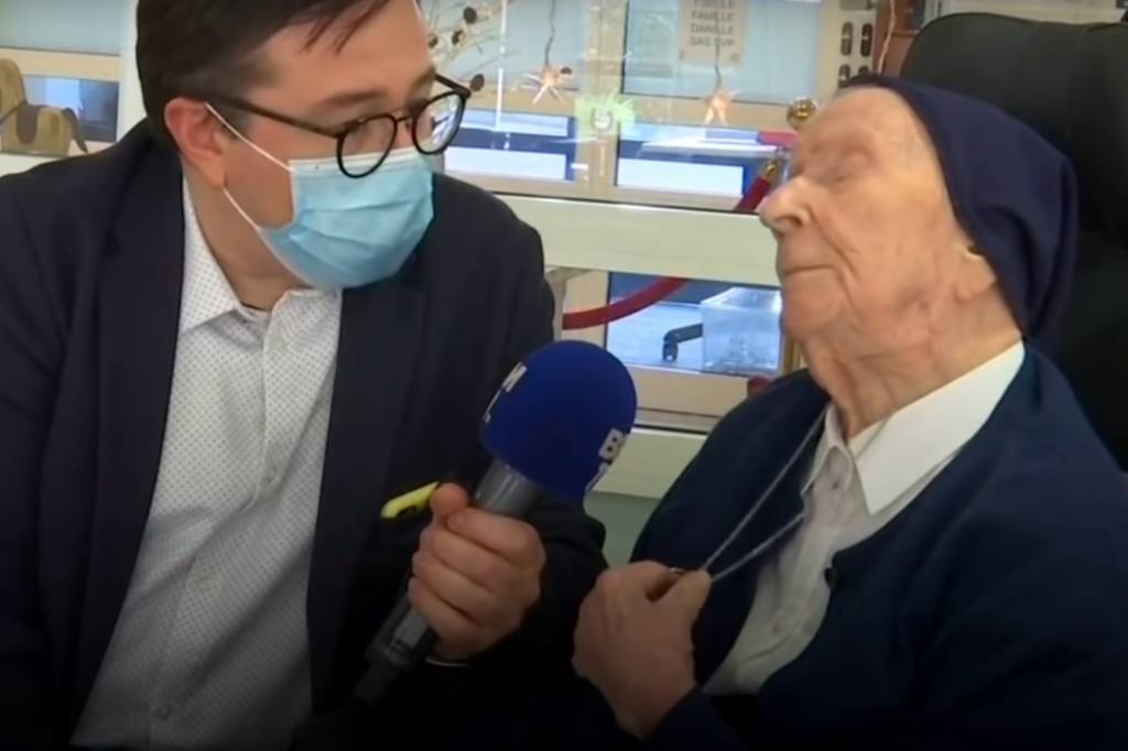 Freira francesa de 117 anos se torna pessoa mais velha a vencer Covid-19