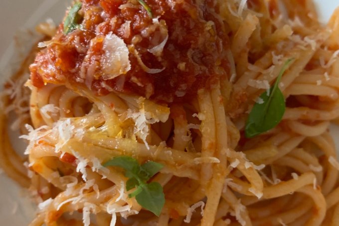 espaguete com molho de tomate