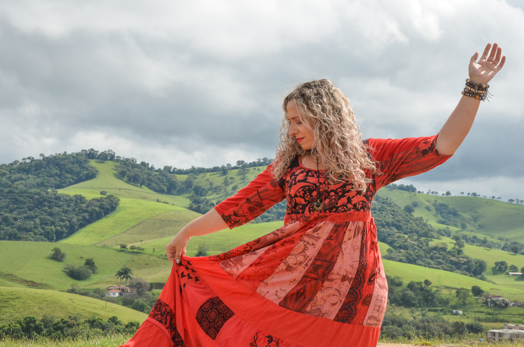 Paula Oliver Conheça Paula Oliver, vítima da sociedade machista que