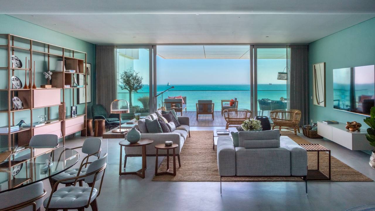 Apartamento projetado por Andrea Chicharo no Monte Estoril, em Portugal