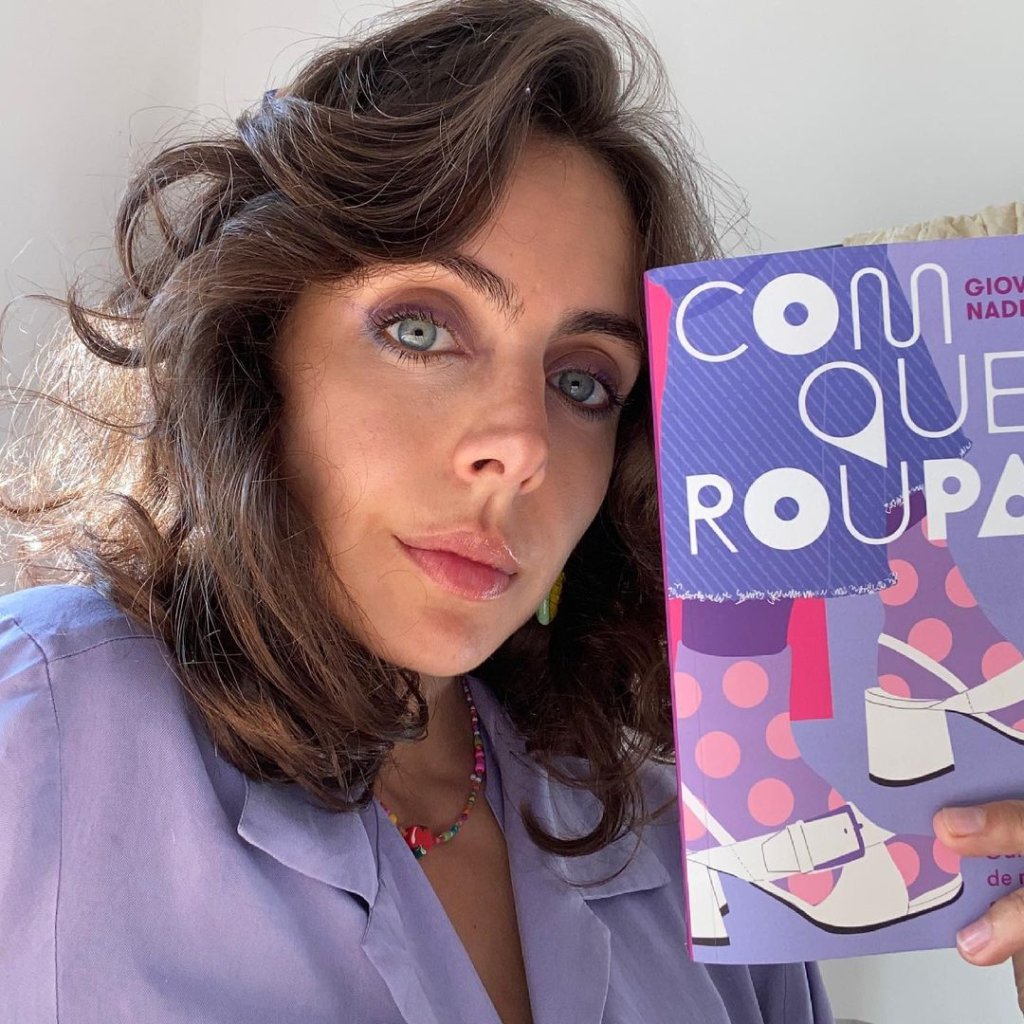 Giovanna Nader lança livro "Com que roupa?"