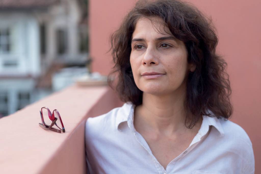 Neta de Vinicius de Moraes digitaliza rascunhos e cartas do poeta e cantor