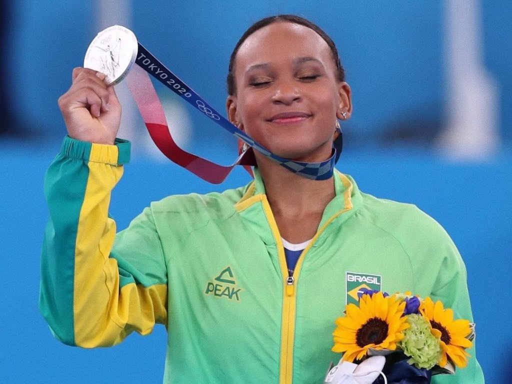 A ginasta Rebeca Andrade é medalhista de prata nas Olimpíadas de Tóquio
