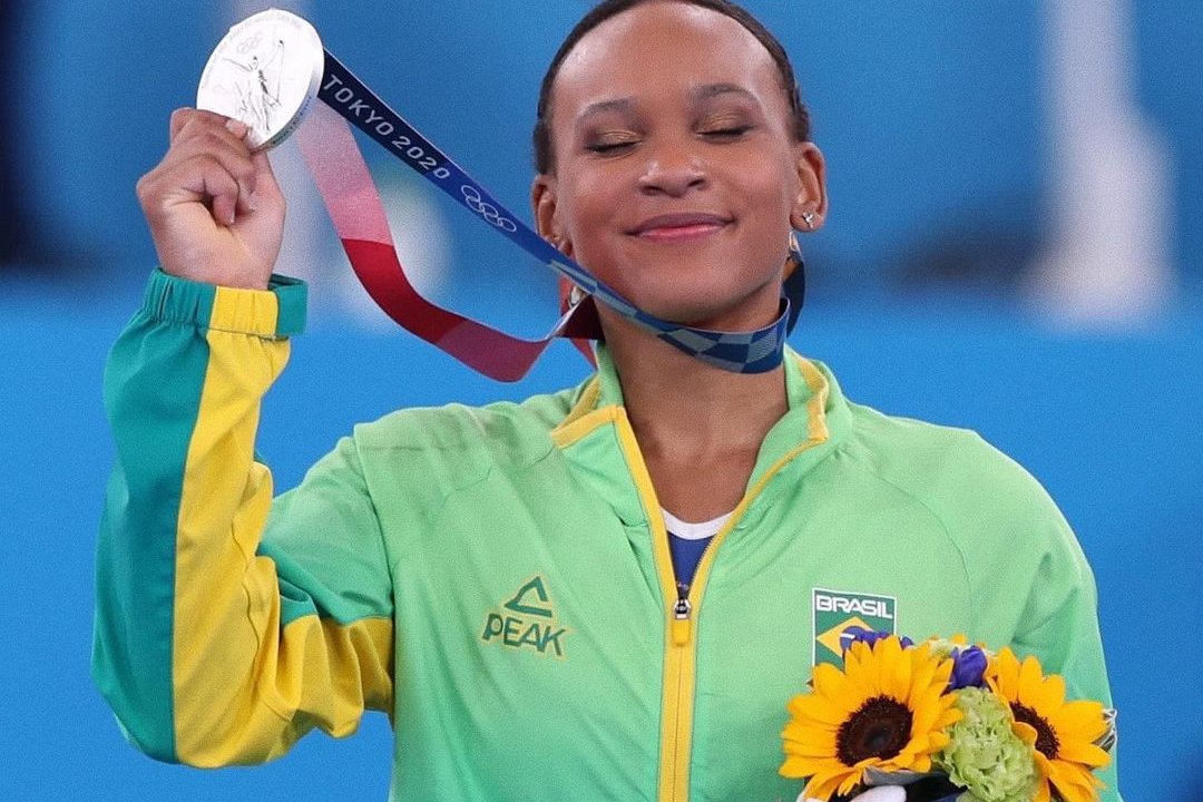 A ginasta Rebeca Andrade é medalhista de prata nas Olimpíadas de Tóquio
