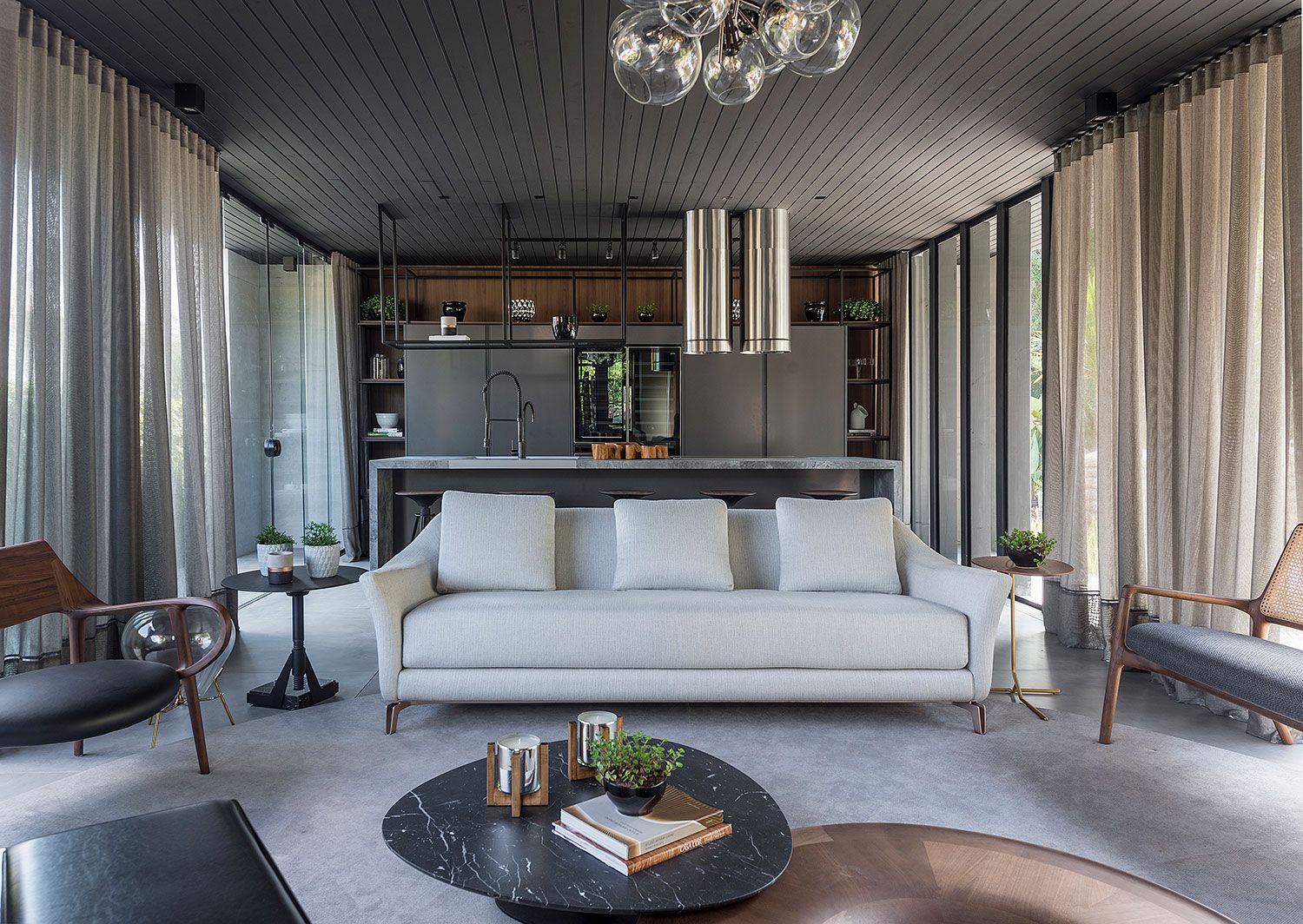 Casa Grigio, Cris Passing e Giovane Marangoni