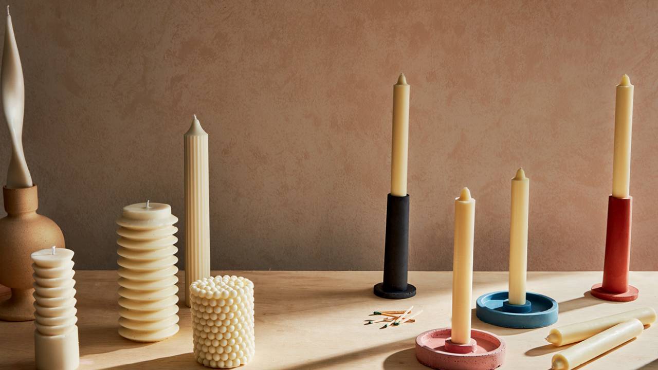 velas e castiçais divertidos e despojados