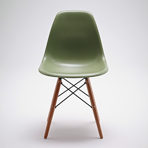 A <a href="https://www.gotoshop.com.br/Moveis/movelparaCozinha/Banquetas/Cadeira-DAR-Sem-Braco---Charles-e-Ray-Eames-Verde---DFSW-8760506.html?utm_source=sites&utm_medium=gc_casacom&utm_campaign=gc_materia&utm_content=201702">Cadeira DAR Sem Braço Charles e Ray Eames Verde DFSW</a> custa R$359. A <a href="https://www.gotoshop.com.br/Moveis/movelparaCozinha/Banquetas/Cadeira-DAR-Sem-Braco---Charles-e-Ray-Eames-Verde---DFSW-8760506.html?utm_source=sites&utm_medium=gc_casacom&utm_campaign=gc_materia&utm_content=201702">Cadeira DAR Sem Braço Charles e Ray Eames Verde DFSW</a> custa R$359.